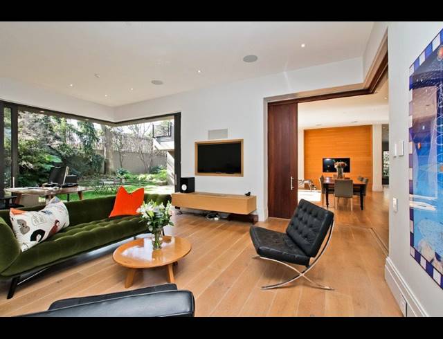 4 BEDROOM HOUSE TO LET IN MELROSE